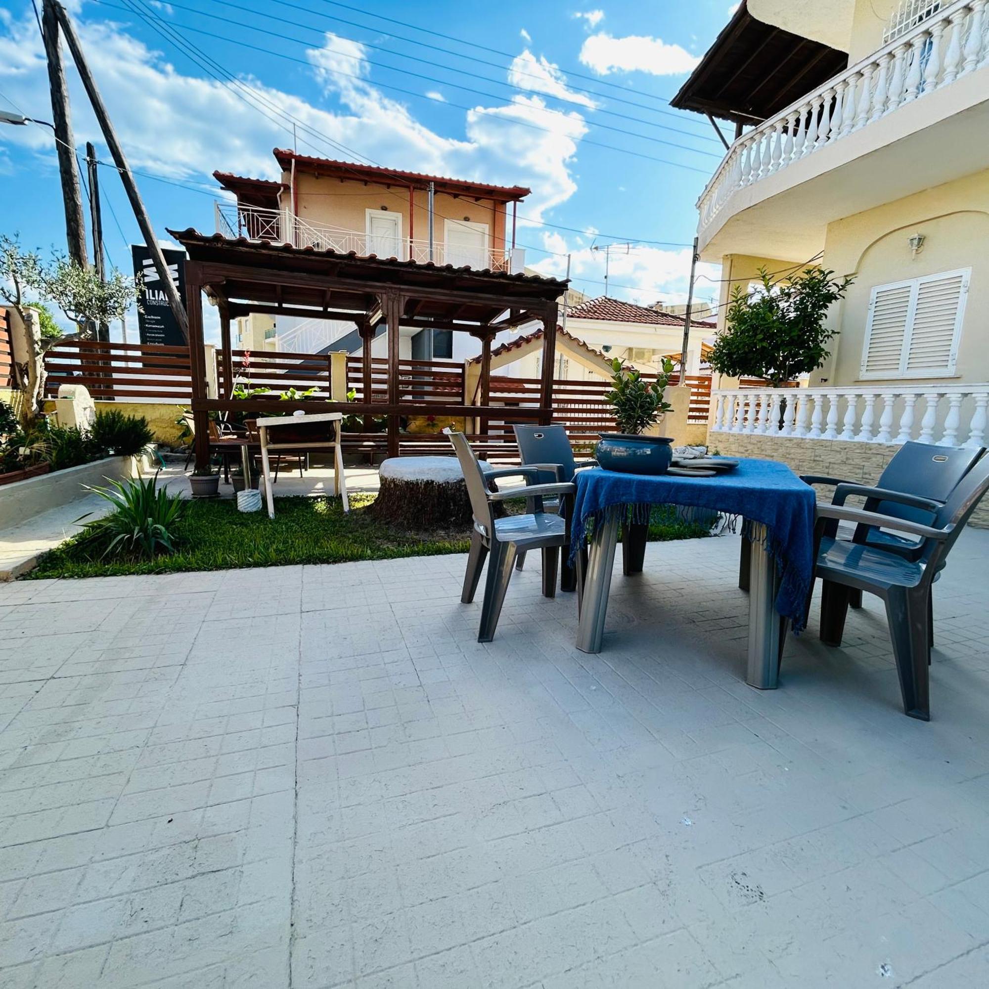 Next To The Beach Apartments Офринио Экстерьер фото